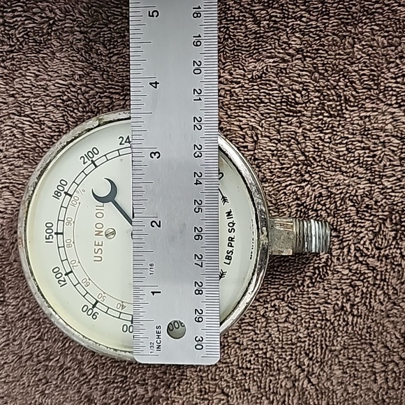 3-1/2" The Hoke Phoenix Pressure Gauge - Picture 2 of 9